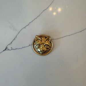 Gold Tone Cat Face Brooch